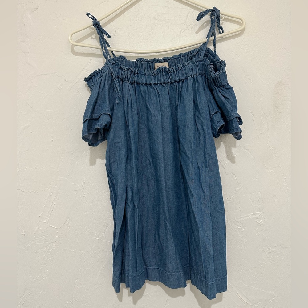 Ann Taylor Loft Women's Blue Off-Shoulder Denim Top - Size MP